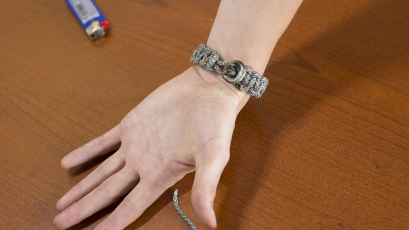 17. Voila! You have a brand new 550 cord bracelet!