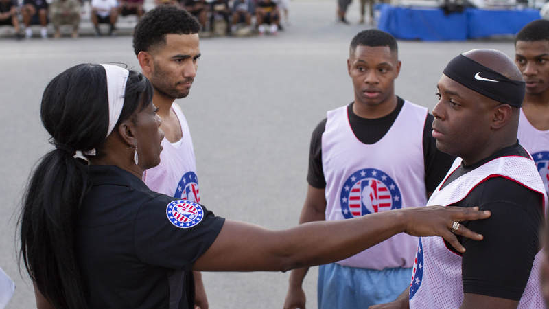 Ruthie Bolton coaches service members.