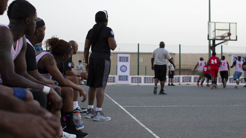 Ruthie Bolton coaches service members.