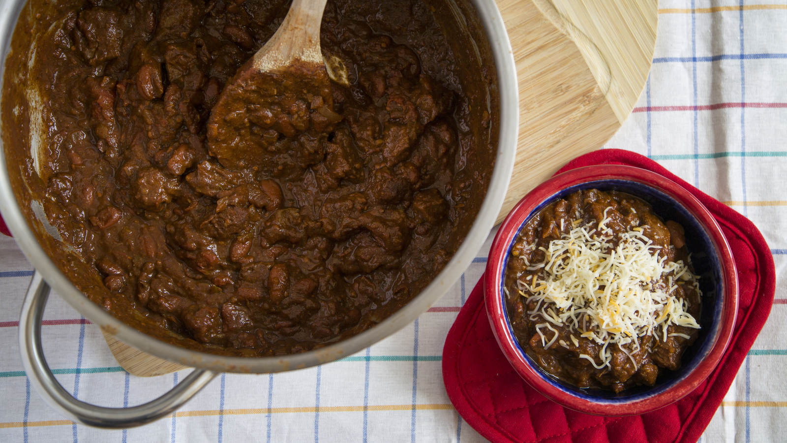 From the USO Cookbook: Johnny Cash's "Old Iron Pot" Chili