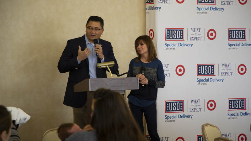 Alan Reyes, USO Senior Vice President of Operations, Programs, Transition & Entertainment helped to kick off the event by honoring Heidi for the partnership